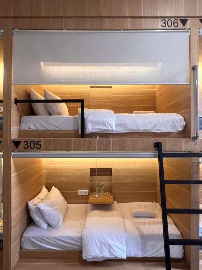 Sleep Studio Hotel City Center Surabaya Exterior photo